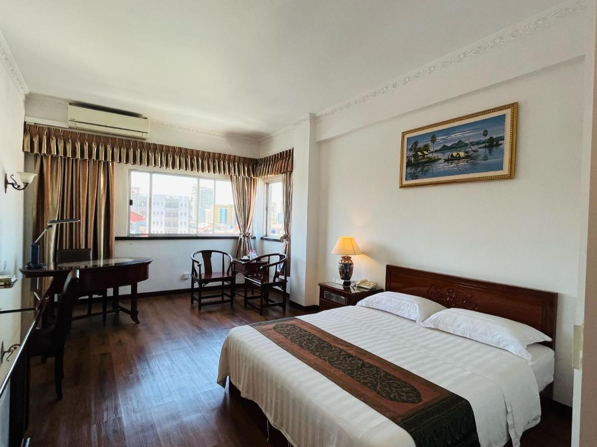 بنوم بنه Chung Hsin Hotel 中信酒店 المظهر الخارجي الصورة